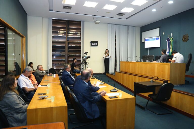 Saúde debate tratamento de doentes renais crônicos no Estado