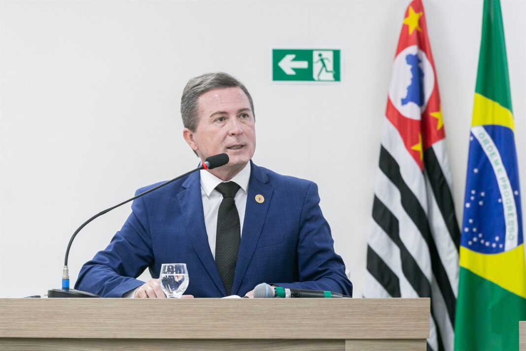 Vereador cobra providências para atendimento de hemodiálise na cidade