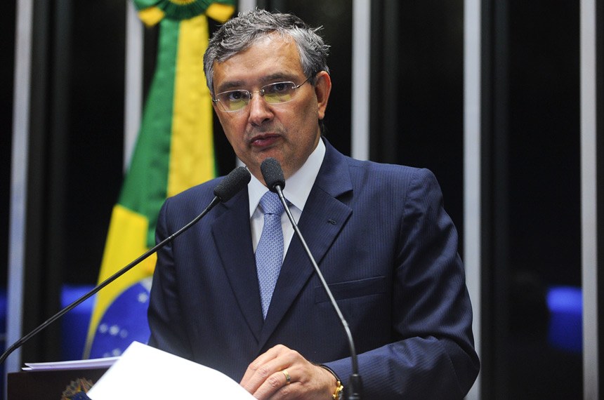 Eduardo Amorim alerta para crise no atendimento a doentes renais crônicos